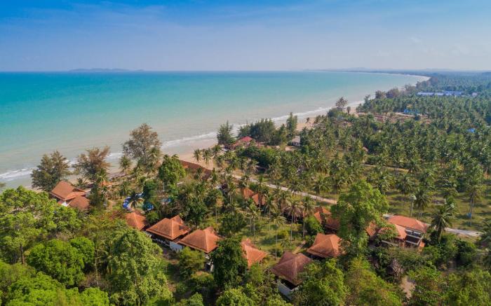 Coral Hotel Bangsaphan