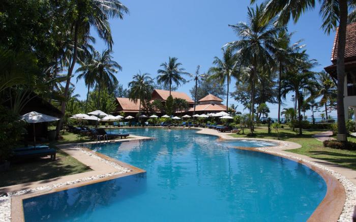 Coral Hotel Bangsaphan