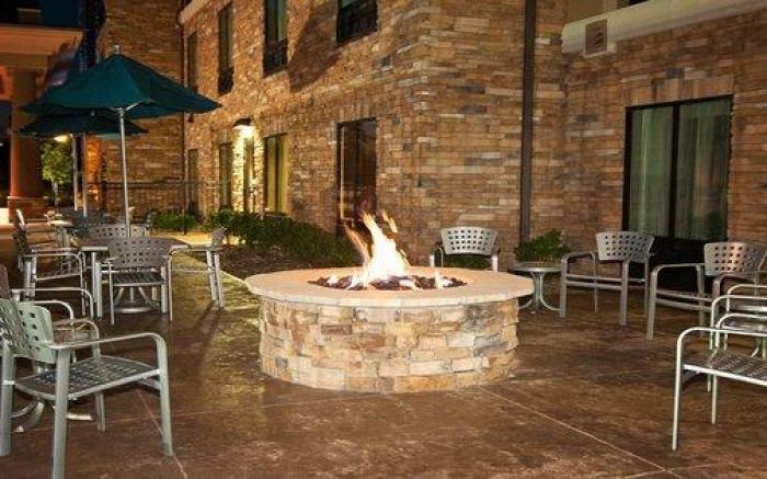 Holiday Inn Express & Suites Wichita Northeast By IHG
