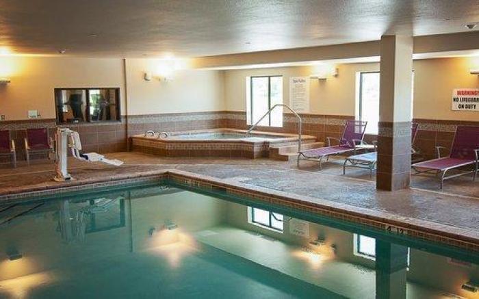 Holiday Inn Express & Suites Wichita Northeast By IHG
