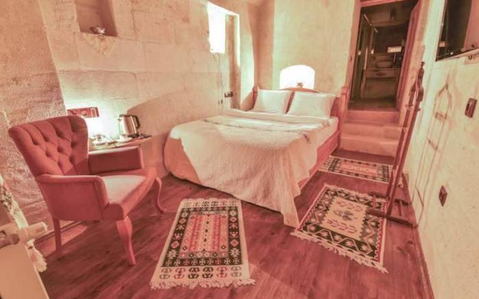 Mosaic Cave Hotel