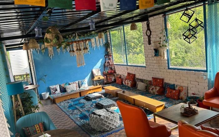 Peace Inn Cafe and kasolview homestay