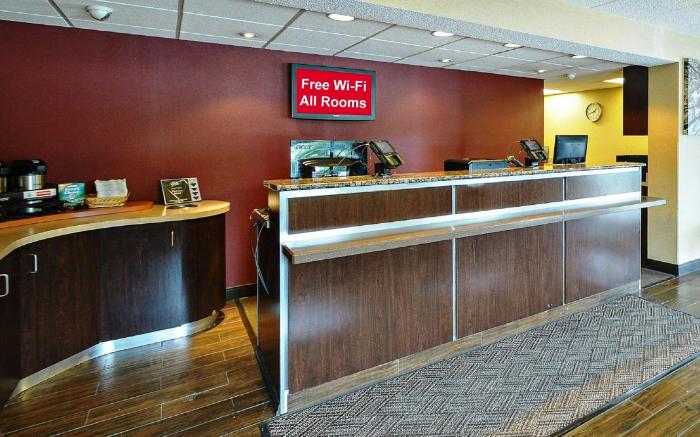 Red Roof Inn Louisville East - Hurstbourne