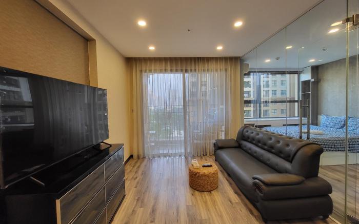 1,5 BR Vinhomes Dcapitale swimming pool view