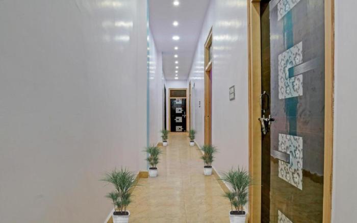 Goroomgo JSB Palace Varanasi