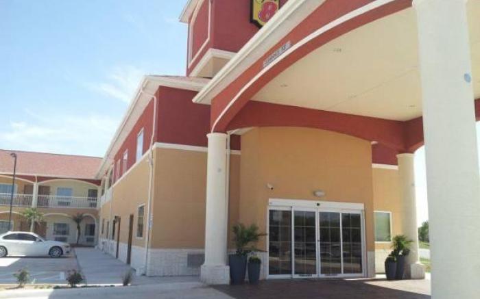 Executive Inn & Suites