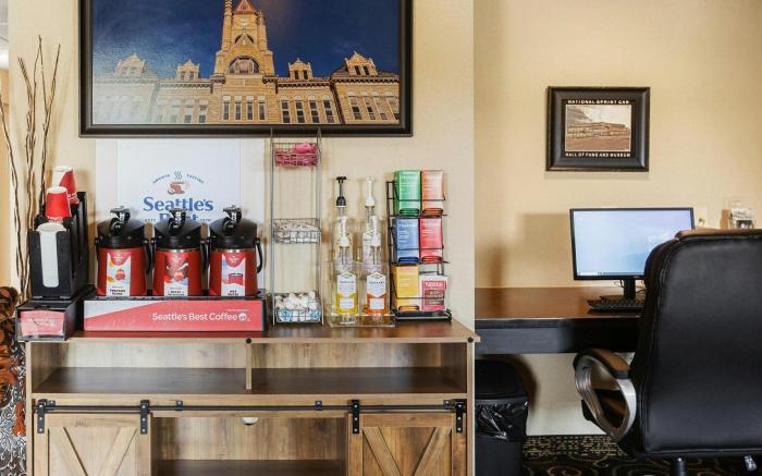 Cobblestone Hotel & Suites - Knoxville