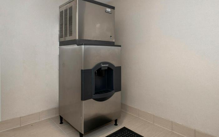 Red Roof PLUS+ Boston - Mansfield/ Foxboro