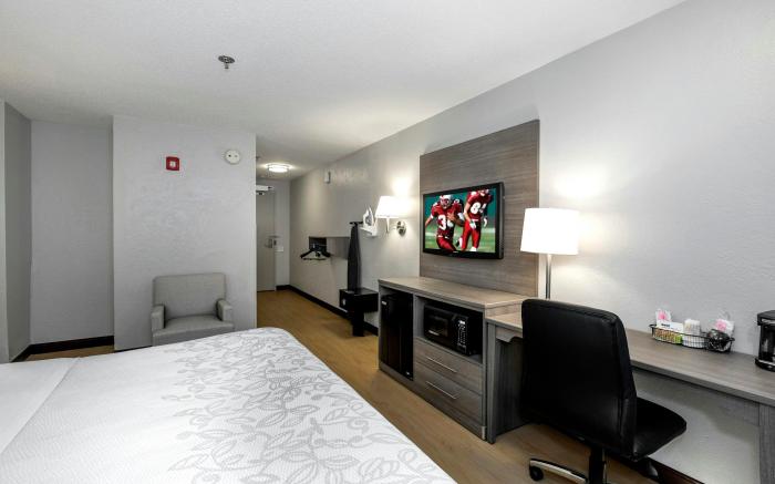 Red Roof PLUS+ Boston - Mansfield/ Foxboro