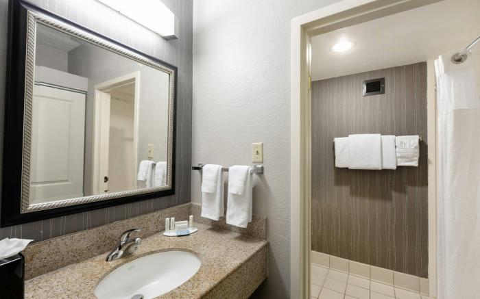 Courtyard by Marriott Dallas-Fort Worth/Bedford