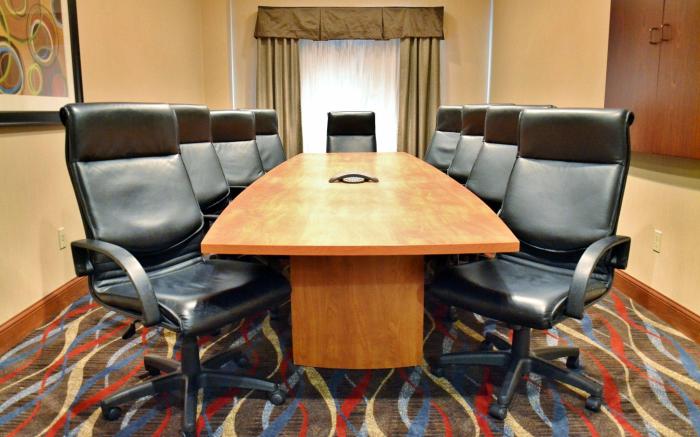Holiday Inn Express Hotel & Suites Center Township By IHG
