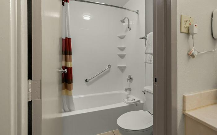 Red Roof Inn & Suites Cave City