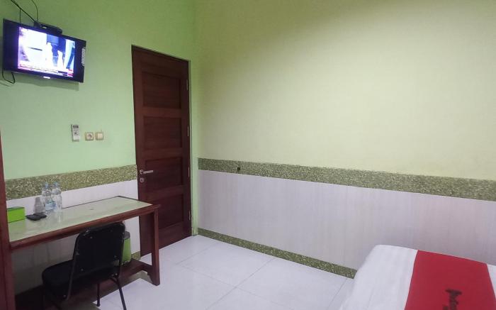 RedDoorz Syariah near Bypass Krian