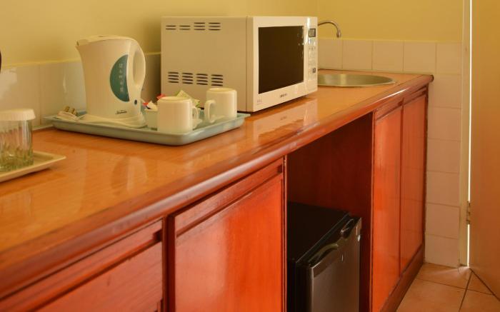Cresta Oasis Hotel