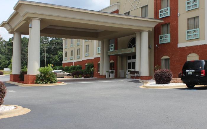 Holiday Inn Express & Suites Thomasville By IHG
