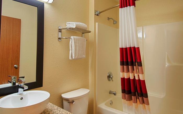 Red Roof PLUS+ & Suites Malone