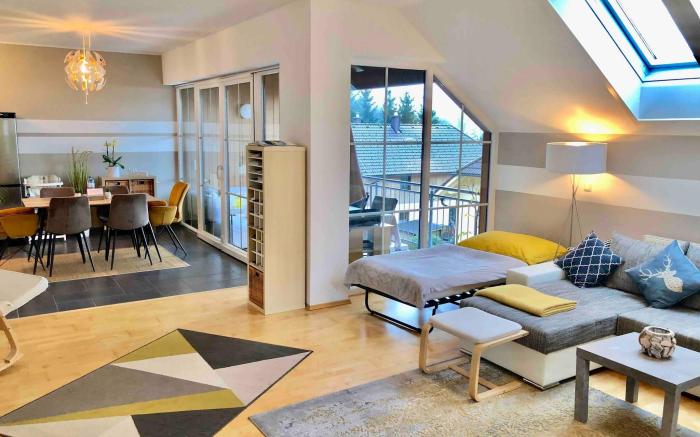 Apartment With Amazing Lake- and Mountain View