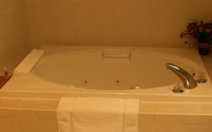 Maron Hotel & Suites