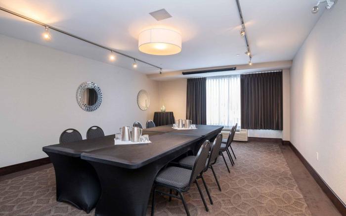 Sandman Hotel & Suites Calgary South