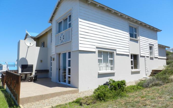 Pinnacle Point Apartments