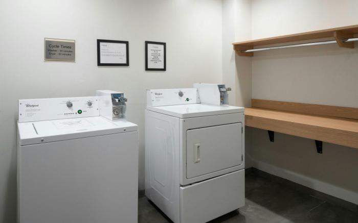 Fairfield by Marriott Inn & Suites Newark Liberty International Airport