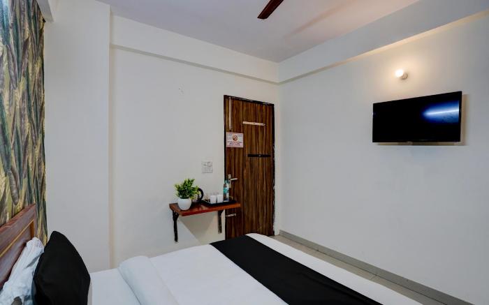 Collection O Umen Hotel Noida City Center Metro Station