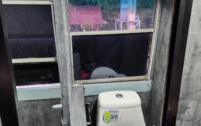 BUS house BB