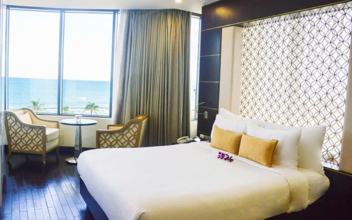 Holiday Beach Hotel Danang