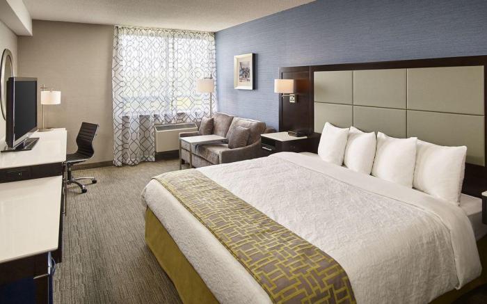 Waterfront Hotel