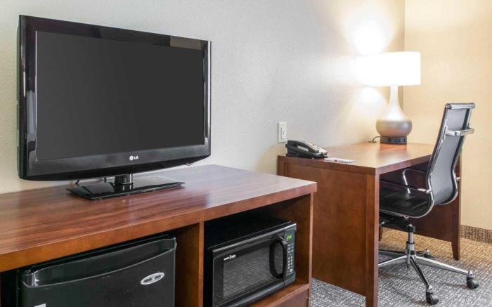 Comfort Suites Terre Haute University Area