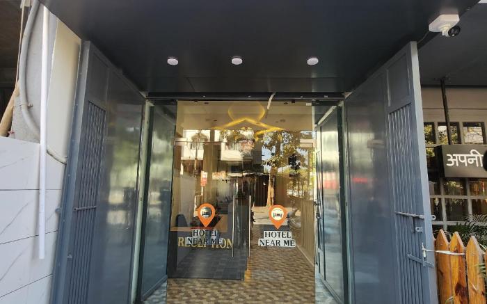 Hotel Near me