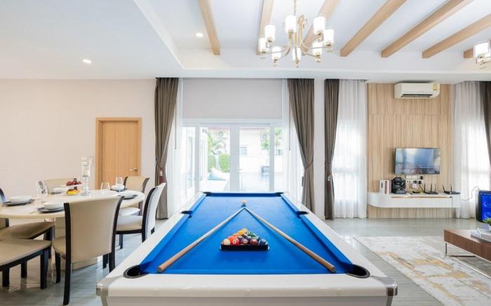 Banana tree Pool Villa