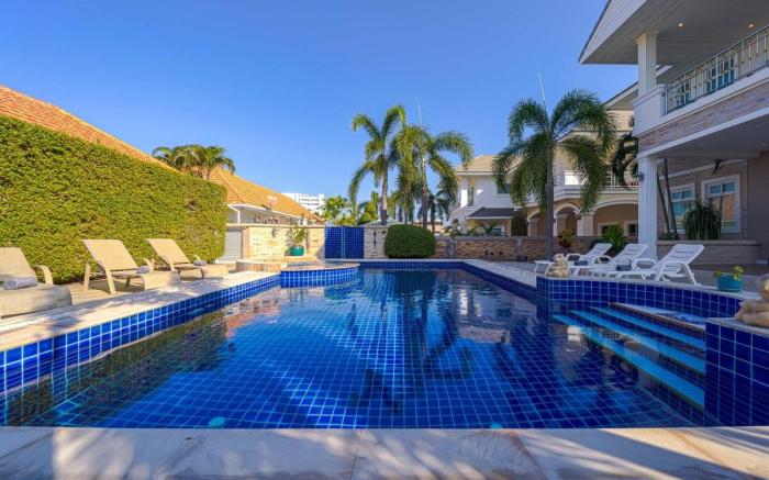 Luxurious 5-Bedroom Private Pool Villa! (PV6)