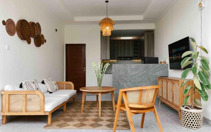 Sunny 3BR Retreat-Coastal Charm Batu Bolong Center