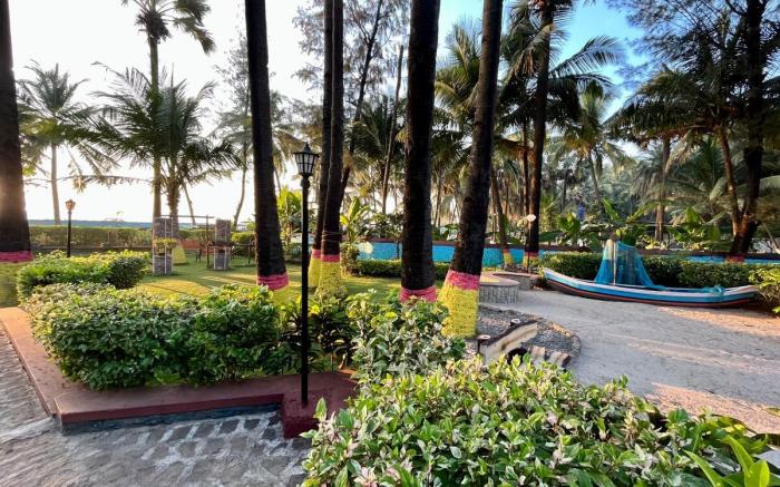 Sand and Shore Cottage at Gorai