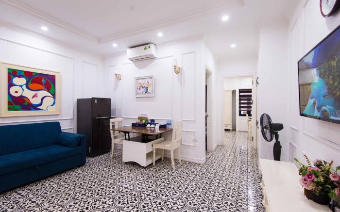 Luxe Paradise Suites Dich Vong Hau 
