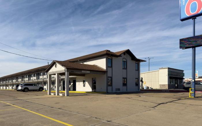 Motel 6 Dyersburg, TN