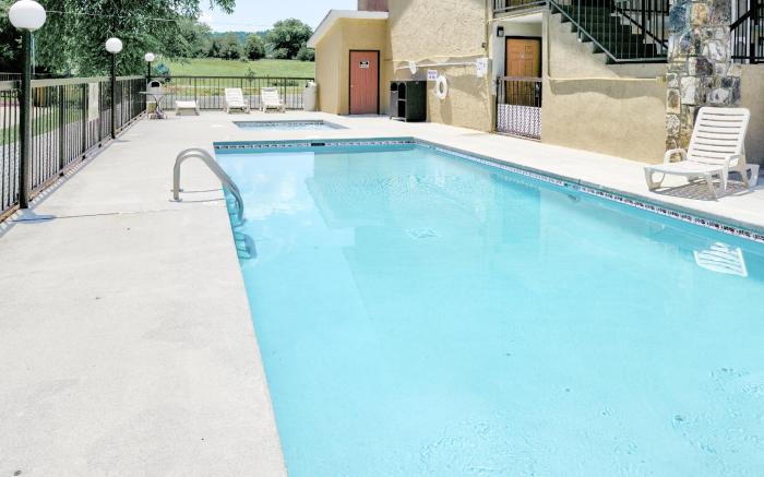 Econo Lodge Sevierville-Pigeon Forge on the River