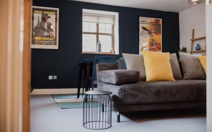 Grade II Listed Flint Cottage Sleeps 4