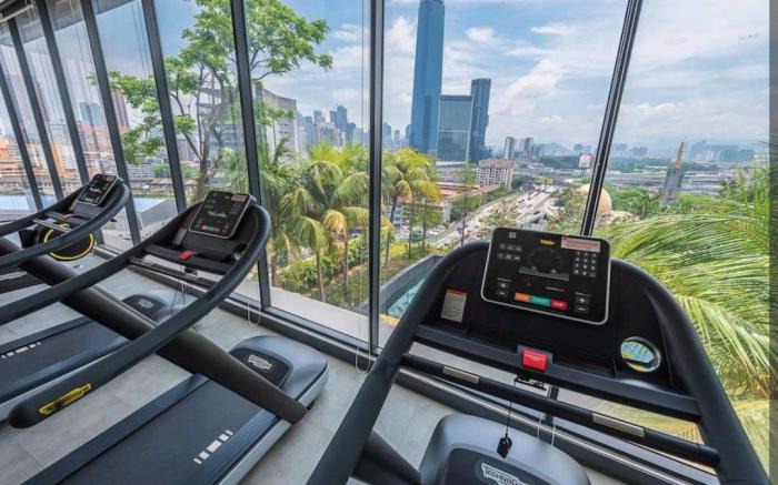 Up to 3 pax stay at Continew Residensi, 5 mins TRX