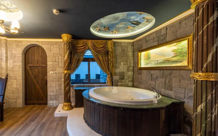 The Castle Pratumnak –Elegant Villa with City View