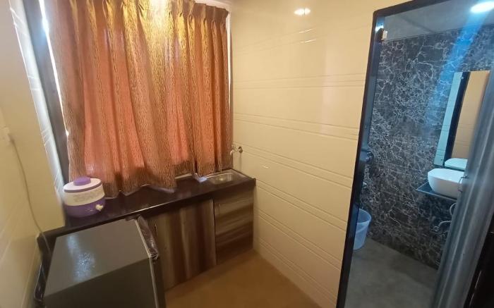 Lucky Service Apartments - Near BKC