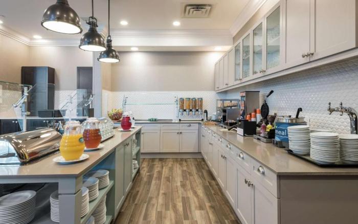 Homewood Suites by Hilton Ottawa Airport
