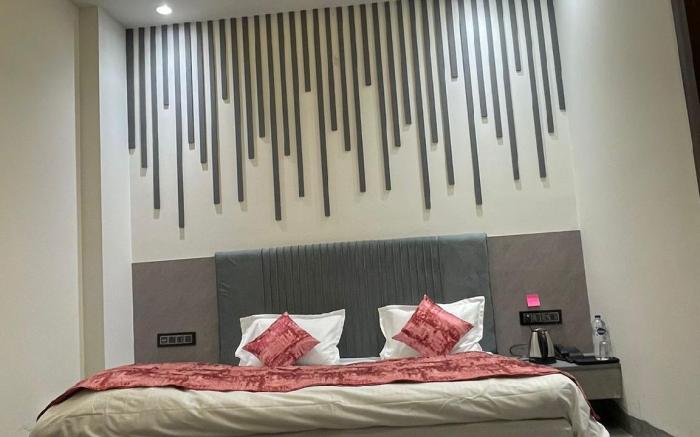 A M Suites