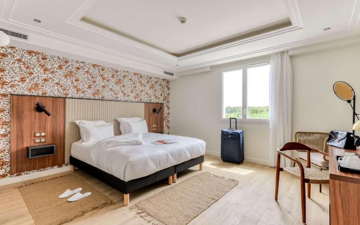 Zenitude Hotel la Valadière, an Ascend Collection Hotel