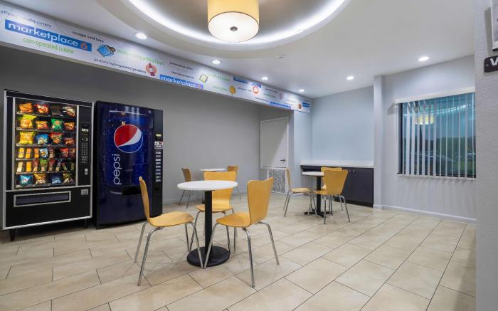 Studio 6  Suites Texas City, TX – I-45 South
