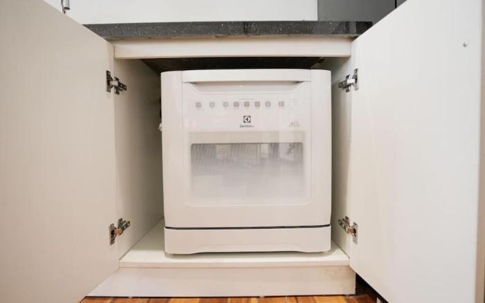 Modern & Charming Penthouse Apt* 5BRs in Center