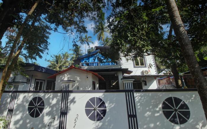 Shellys Hideout Inn