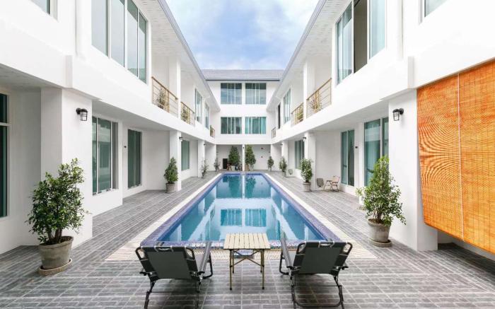 d village condominium