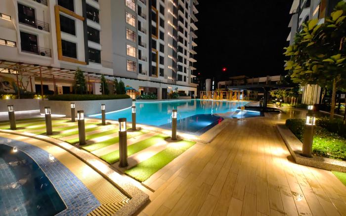 Sunset View High Floor K Avenue Private Room 3 Pax